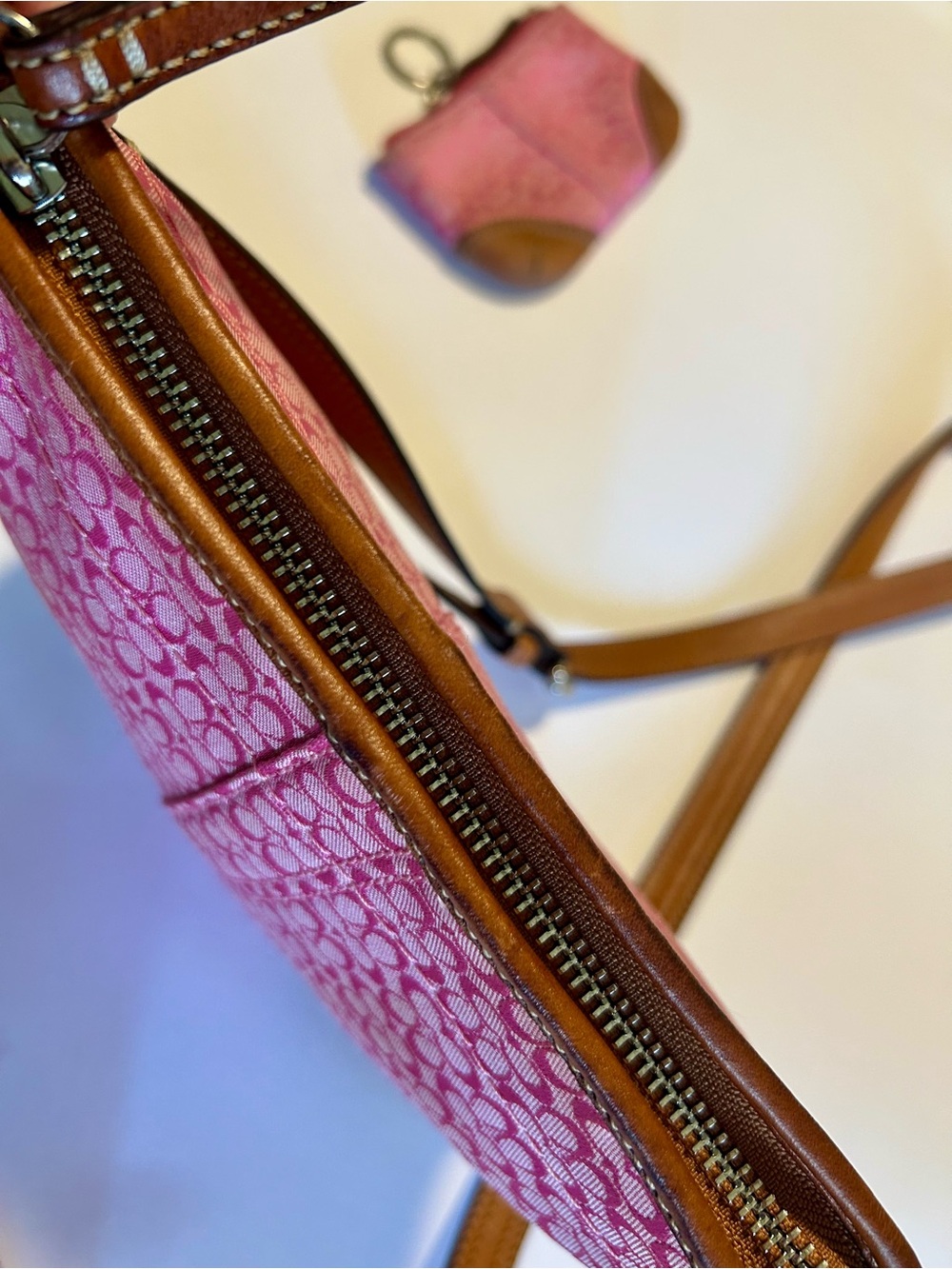 Vintage Coach Soho Signature C Pink Swingback Crossbody Bag Y2K - Picture 9 of 11